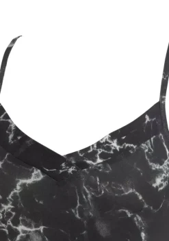 Buffalo Negligees<Neglige